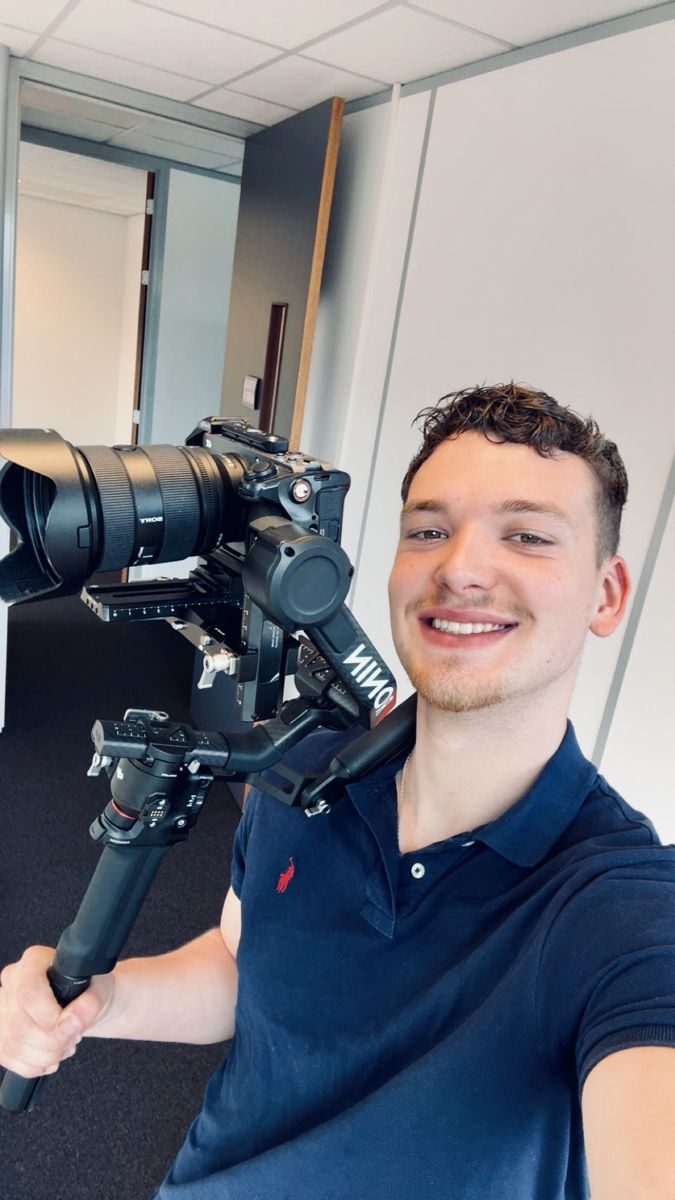 Frank Timmer met professionele camera en gimbal